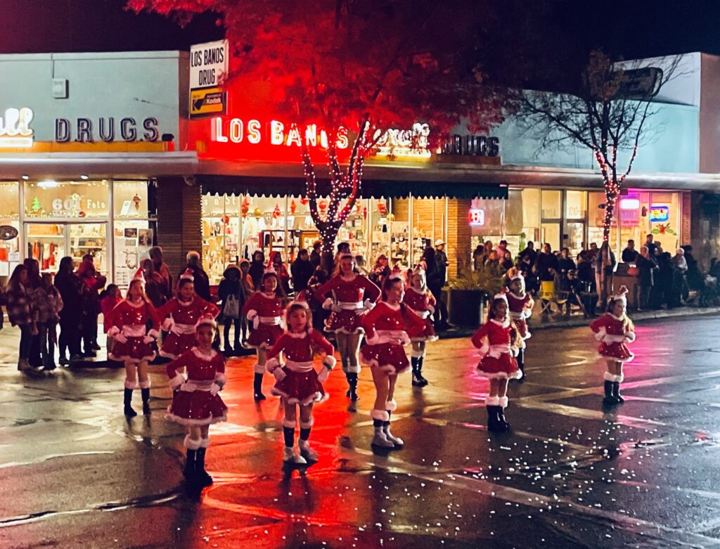 Los Banos Chamber of Commerce holds annual Christmas Parade Los Banos